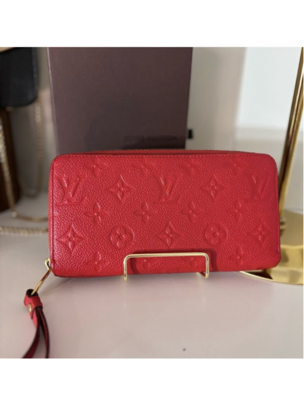 Louis Vuitton Zippy Wallet in Monogram Empreinte Leather, Red Color - Picture 3 of 8